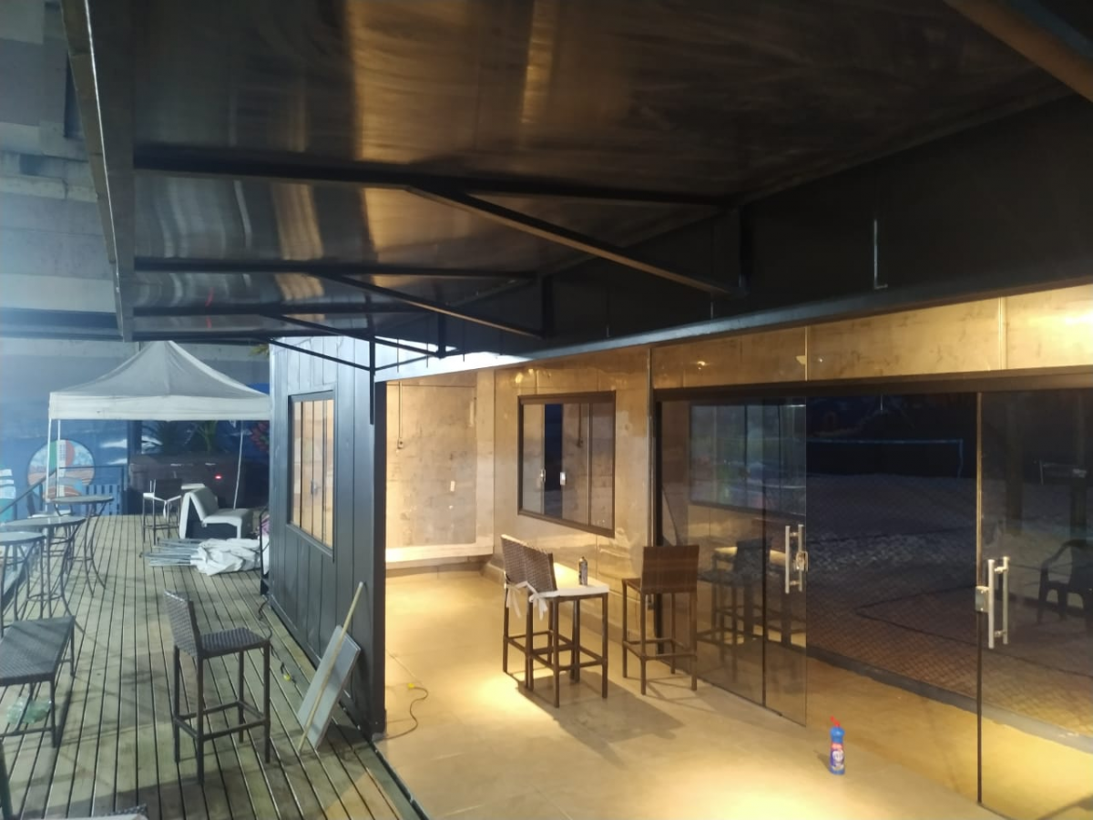 Container Beach Tenis  Restaurante  e Bar - Alphaville São Paulo com Revestimento  interno em inox  e Segundo Andar  Imagem 27